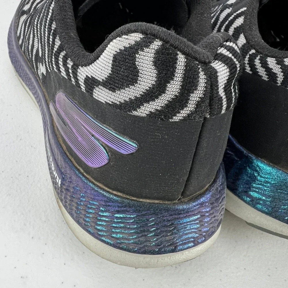 Skechers Go Run Razor 3 Cloak Running Shoes Womens 6 Black Zebra Lace Up Low Top